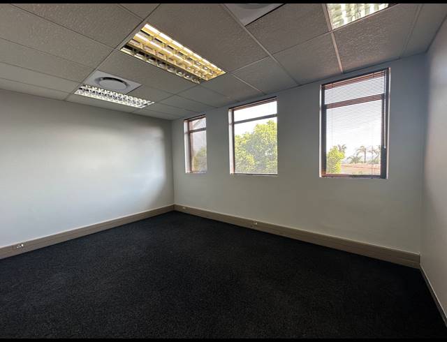 116.80M² OFFICE TO LET IN DIE HOEWES